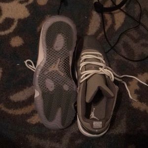 Dead stock low 11 cool Gray